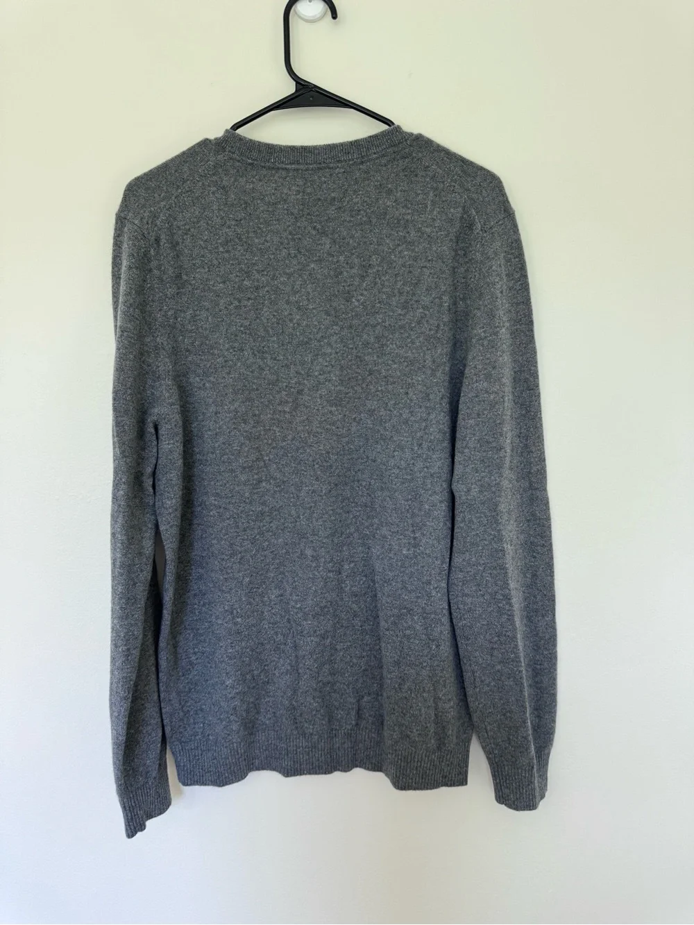 Lands End Men’s V-Neck Cashmere Sweater Charcoal Heather size Medium Tall NWOT